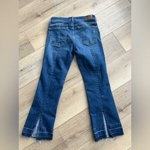Hidden crop jeans sz 27